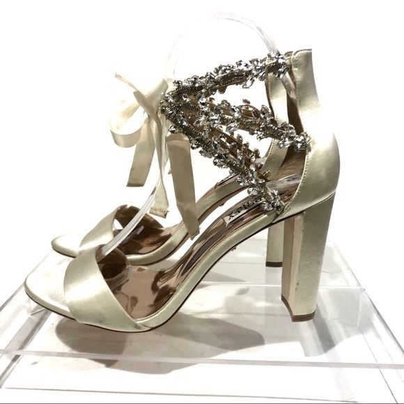 Badgley Mischka Everafter Embellished Ivory Crystal Block Heel Sandals Sz 8 - Picture 5 of 12